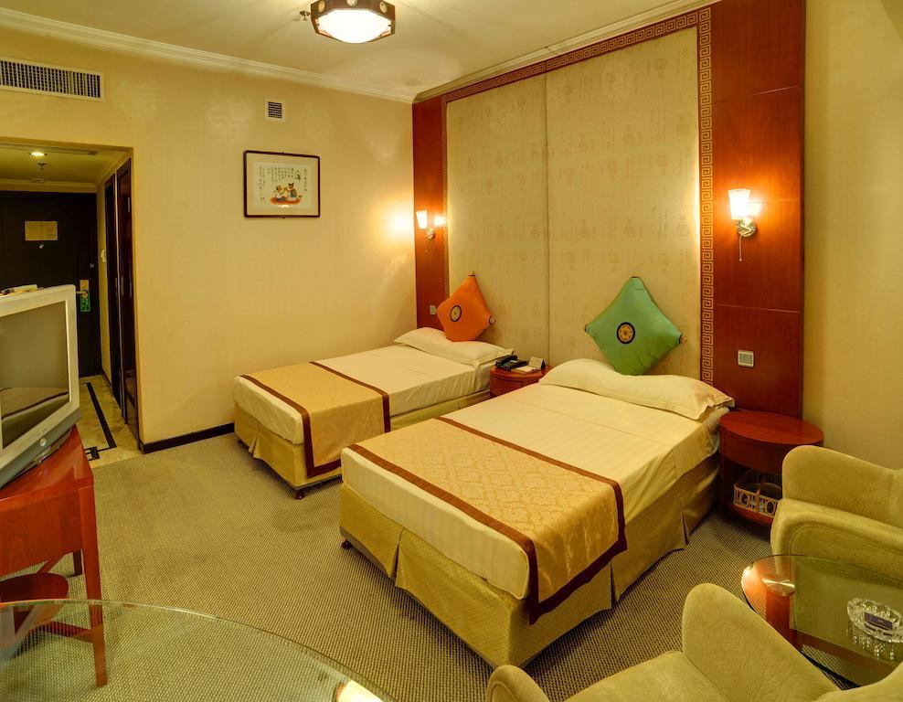 Hotel Sichuan Dragon Garden 4*